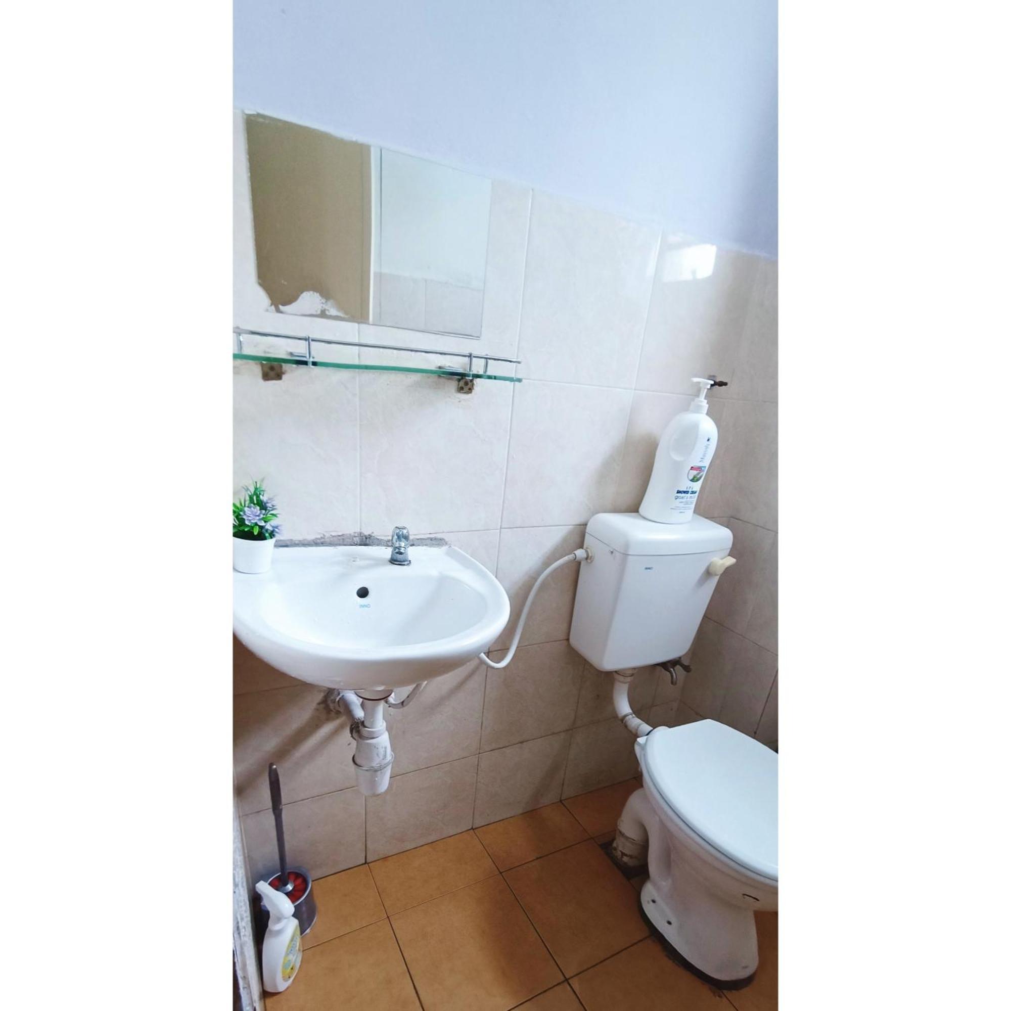 Homestay Lestari Klia Sepang Ngoại thất bức ảnh