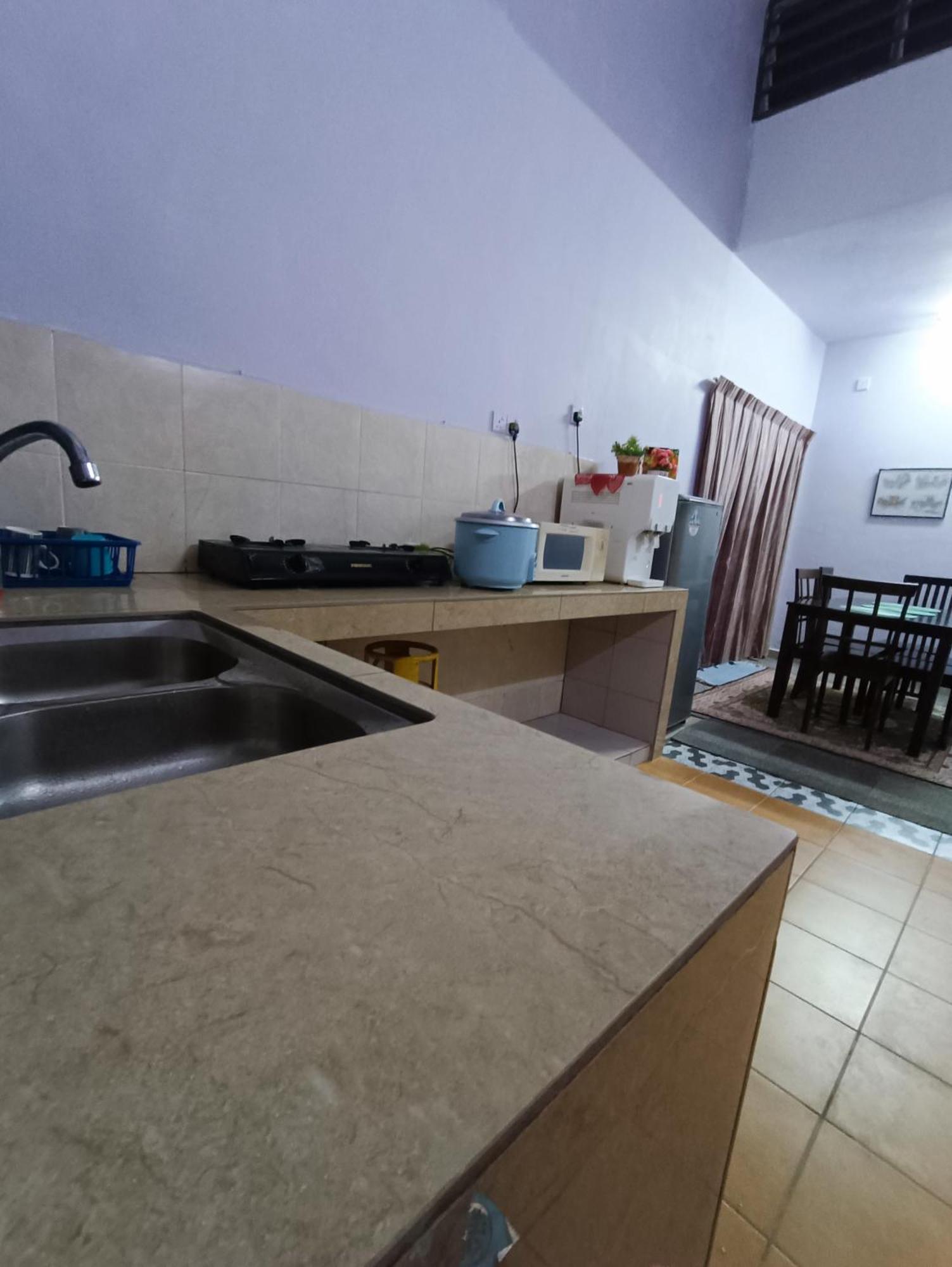 Homestay Lestari Klia Sepang Ngoại thất bức ảnh